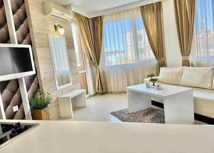 Апартамент Emerald Paradise - Menada