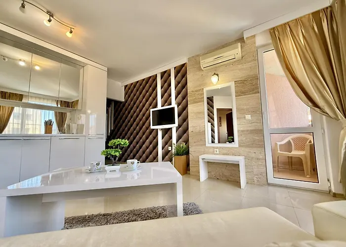 Апартамент Emerald Paradise - Menada *