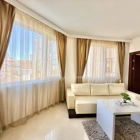 Emerald Paradise - Menada * סאני ביץ'