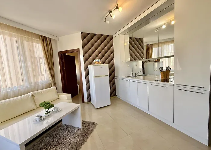 Emerald Paradise - Menada Apartament